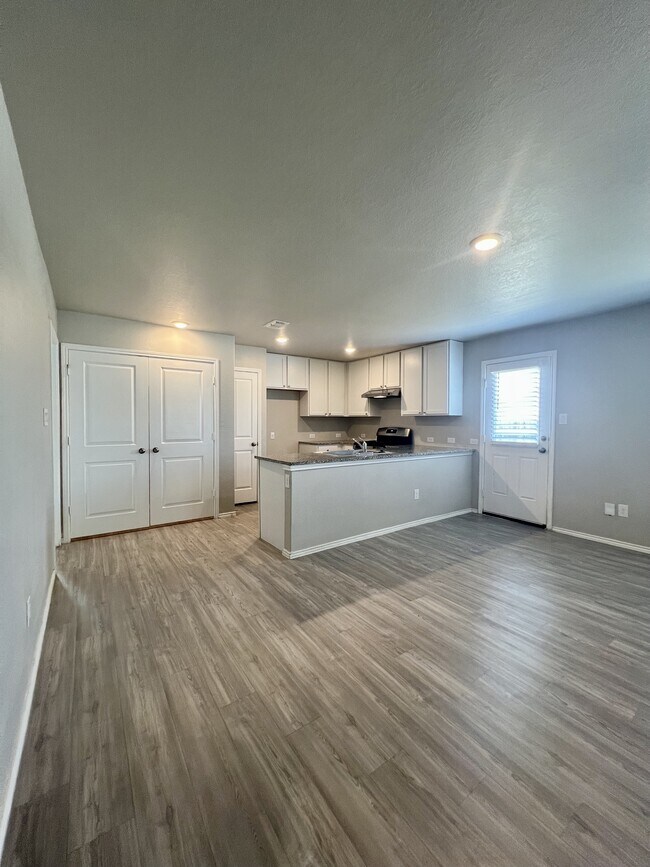 Photo - 8526 Rose Tanager