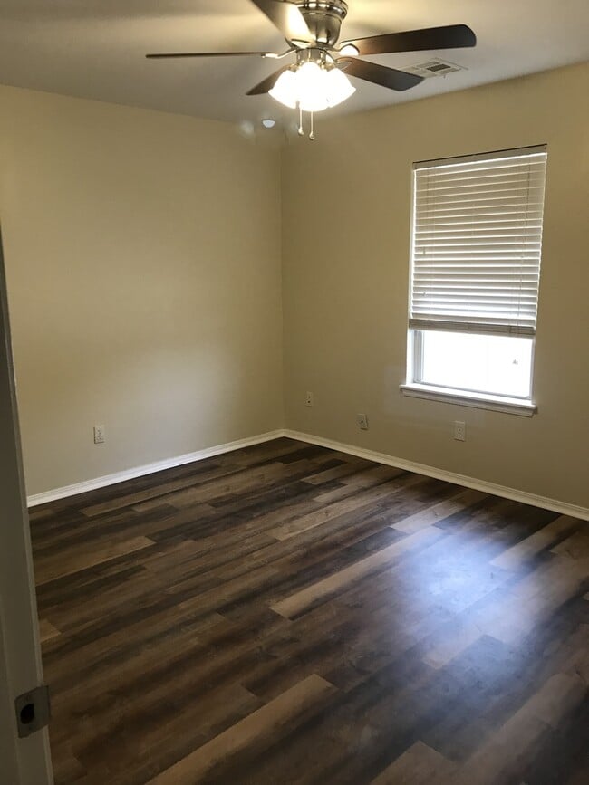 Photo - 1815 W Wiley St Unidad #300