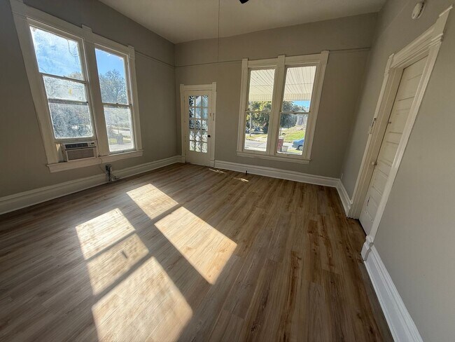 Photo - 1923 S Izard St Unidad A