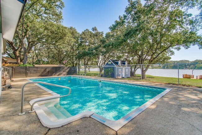 Photo - Beautifully updated lakefront home!