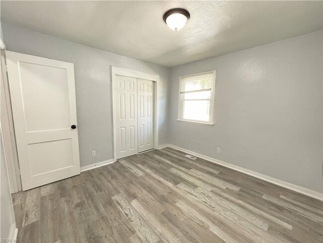 Photo - 1118 Little Bay Ave