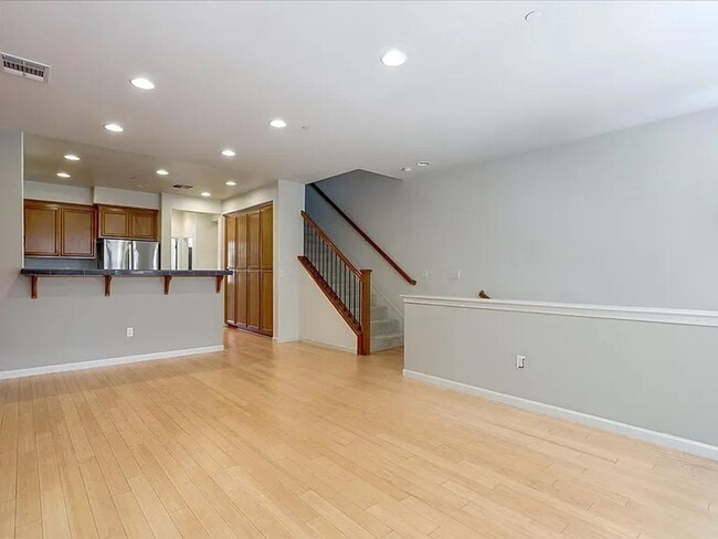 Building Photo - UPGRADED HOME IN HIGHLY CENTRAL SETTING. R...