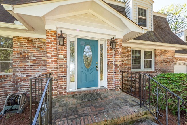 4 Bedroom 2.5 Bath House in Montclair - We... - 4 Bedroom 2.5 Bath House in Montclair - We...