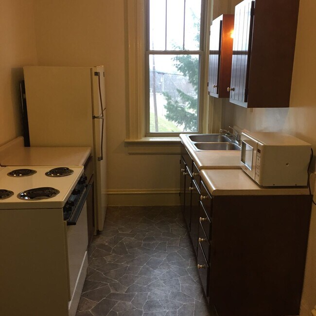 Photo - 125 Federal Aid Secondary 1780 Unit Apt 4