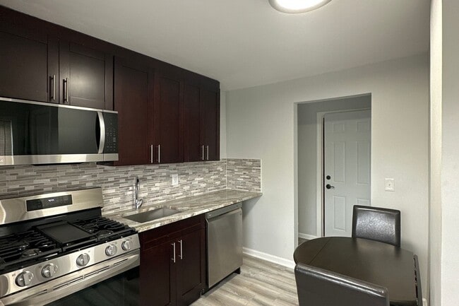 Building Photo - 15 Terrace Ave Unit 2F Rental