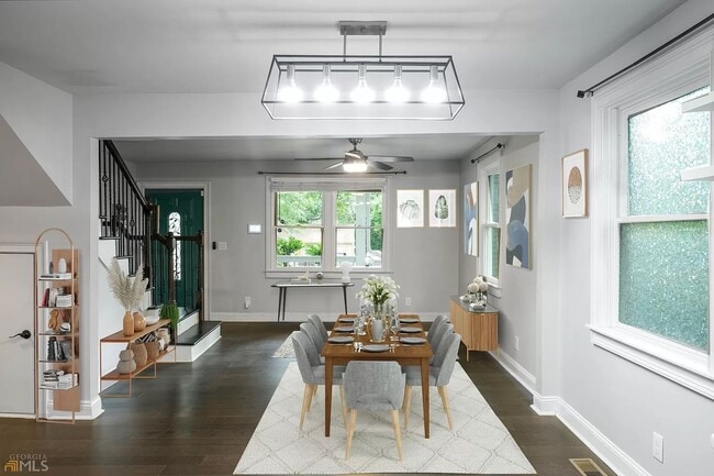 Photo - 2860 Joyce Ave