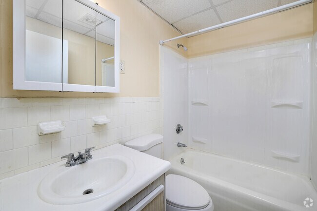 2 habitaciones, 1 baño - 875 pies cuadrados - Baño