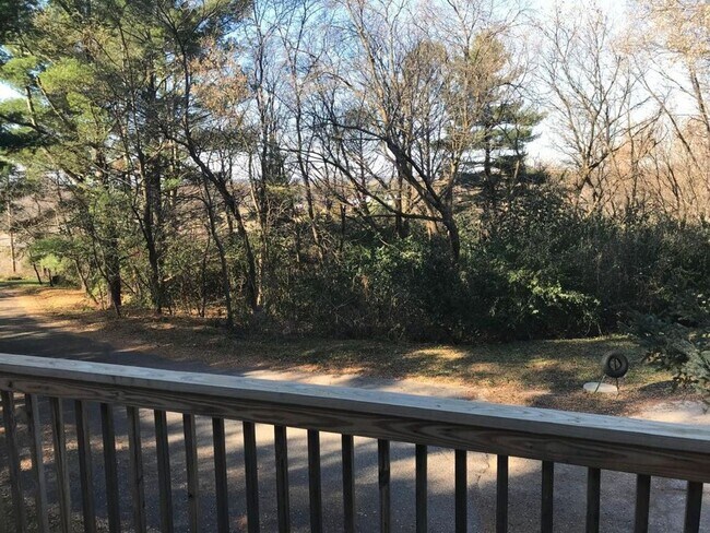 Photo - Hillside Triplex Unidad Apt 3