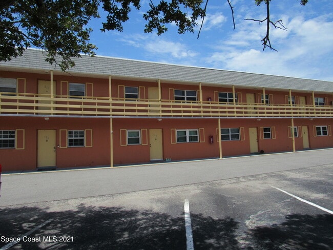 Building Photo - 400 Catalina Rd Unit 203