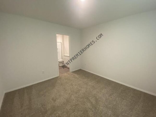 Photo - 11 Vineyard Dr