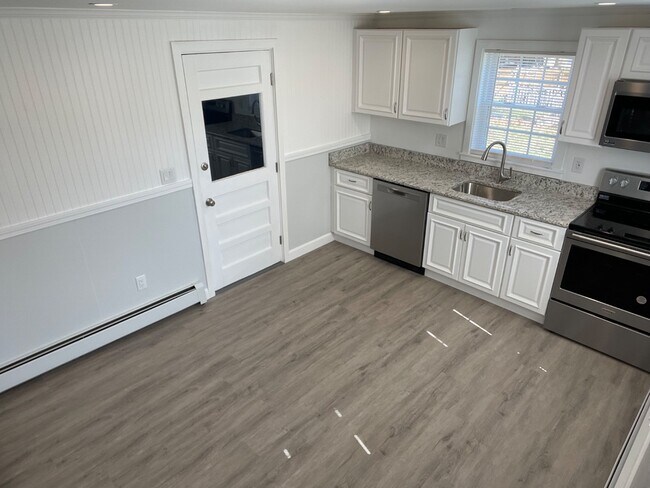 Photo - 14 Pinehurst St