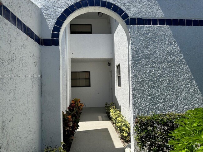 Building Photo - 6081 SE Landing Way Unit 8 Rental