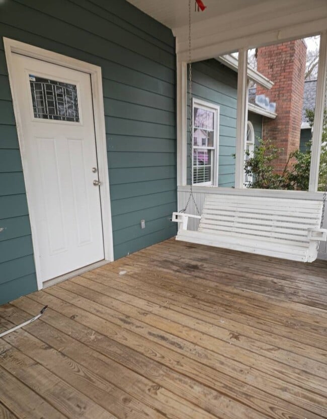 Photo - 402 Laurel St