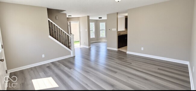 2933 Redland Ln