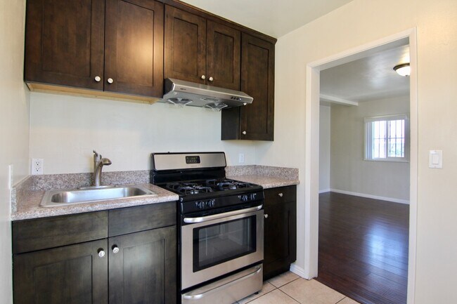 Photo - 3345 Del Mar Ave Unit 4