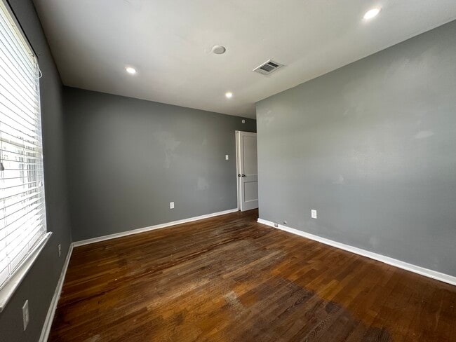 Photo - 8227 St Lo Rd