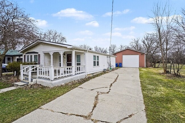 Photo - Available Now! Davison Schools!