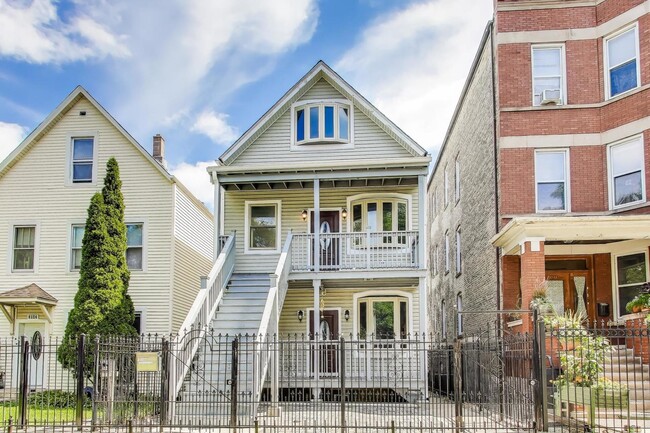 Building Photo - 3043 N Monticello Ave Rental