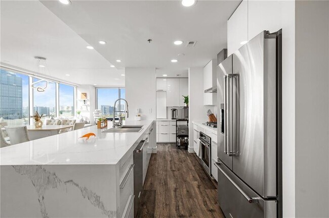3338 Peachtree Rd NE Unit 2207
