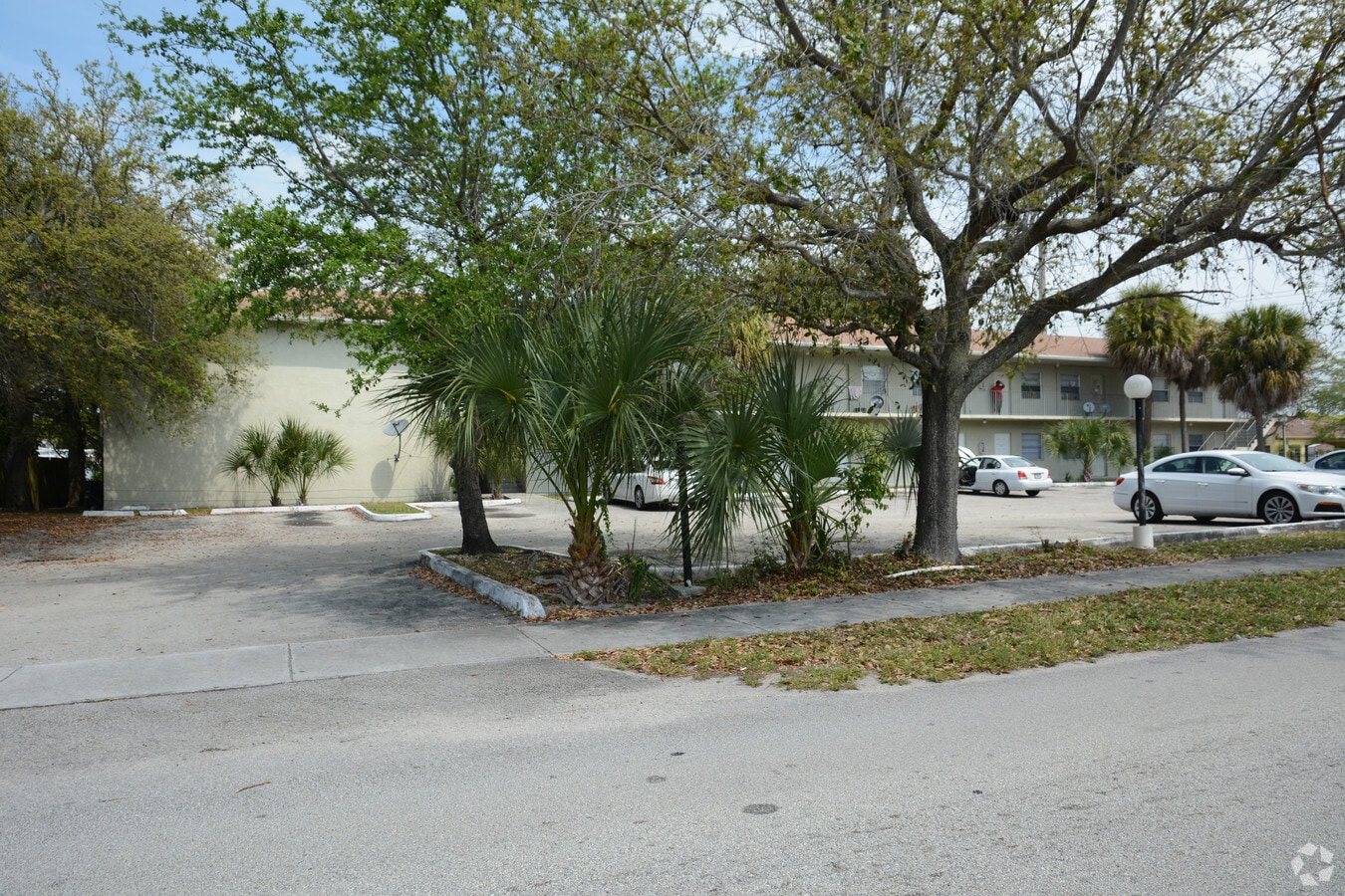 2401 Van Buren Street - 2401 Van Buren Street