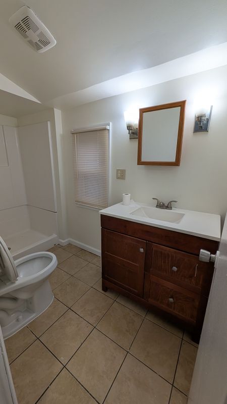 Photo - 20 1/2 Rock St