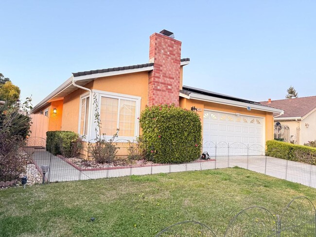 Photo - Bright & Spacious 3 Bedroom, 2 Bath Home in Fremont!