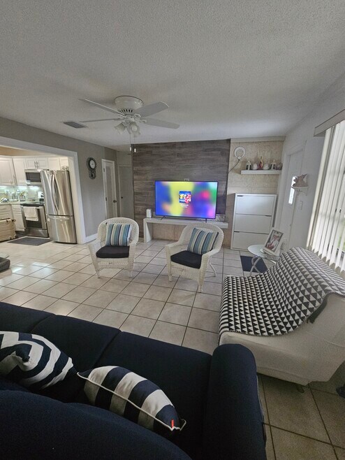141 NW 28th St