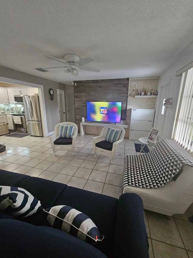 141 NW 28th St