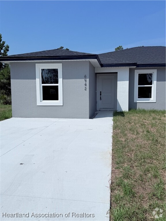 Building Photo - 6940 Dickinson Dr Rental