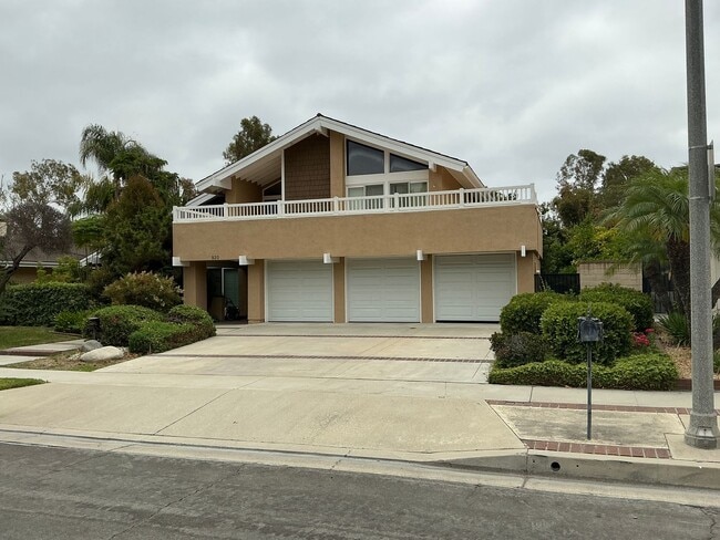 Charming 4 Bedroom 2 Bath 2 Story Home in ... - Charming 4 Bedroom 2 Bath 2 Story Home in ...