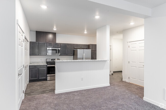 2BR, 2BA - 1081SF