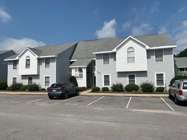 Building Photo - 129 W Victoria Ct