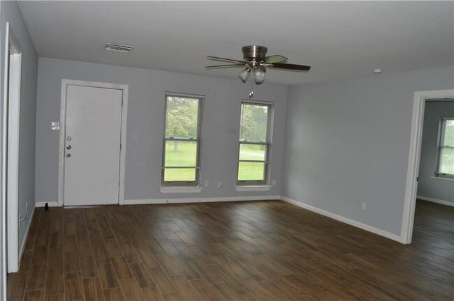 Photo - 137 Colorado Cir