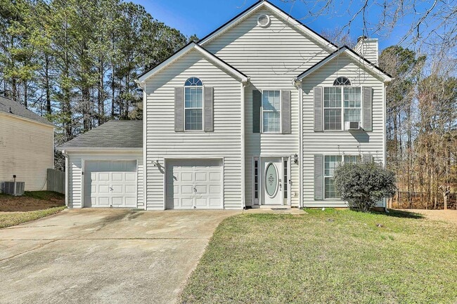 Photo - 3BR Home in Jonesboro. Spacious Primary Suite & Convenient Location