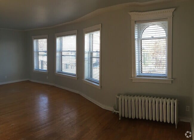 Building Photo - 109-111 Duplex Unit 109 Upper Conventional Rental