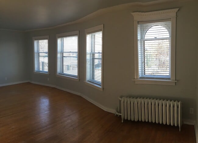 109-111 Duplex - 109-111 Duplex Apartment Unit 109 Upper Conventional