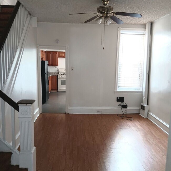 Photo - 190 W Roosevelt Blvd