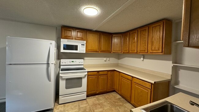 Photo - 3550 E Colorado Ave Unidad E. Colorado Ave