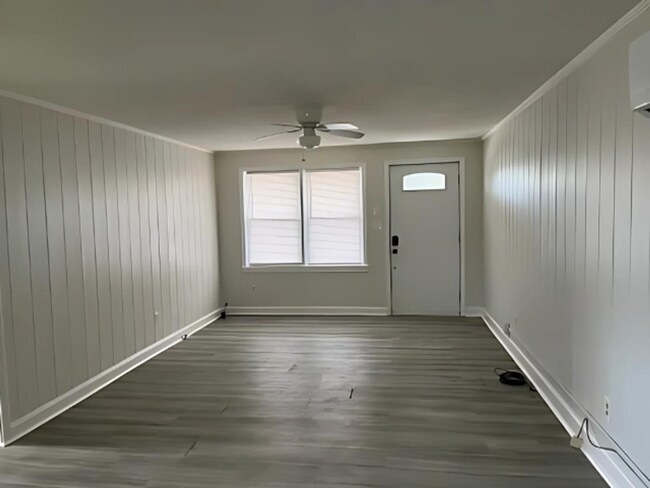 Photo - Walk to the Beach! Unfurnished, 2 Bedroom,...