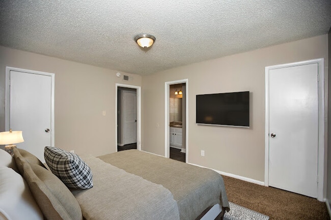 Photo - Thirty-One 32 Cypress