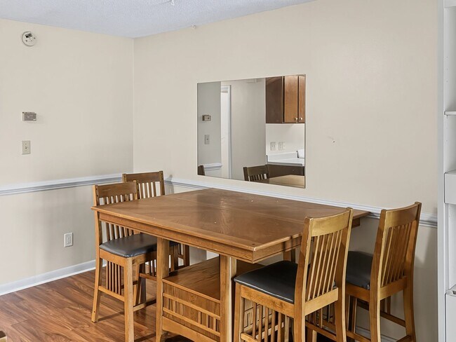 Photo - 3007 Huntleigh Dr