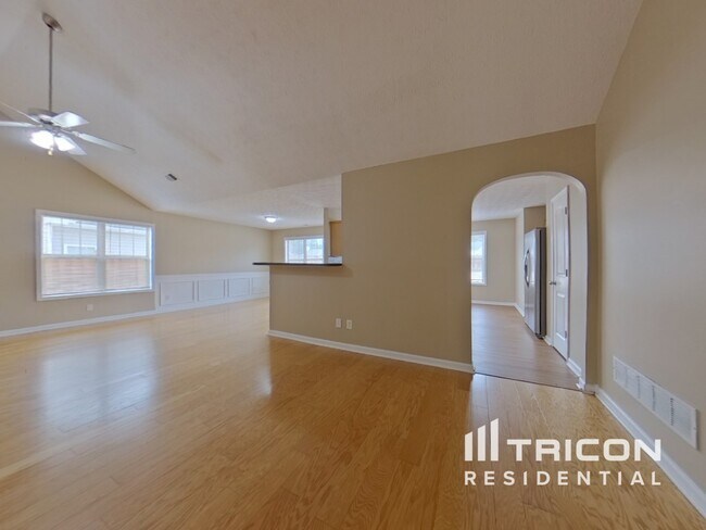 Photo - 324 White Flower Cir