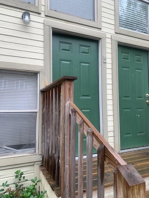 Building Photo - 1006 1/2 W 22nd St Unit F