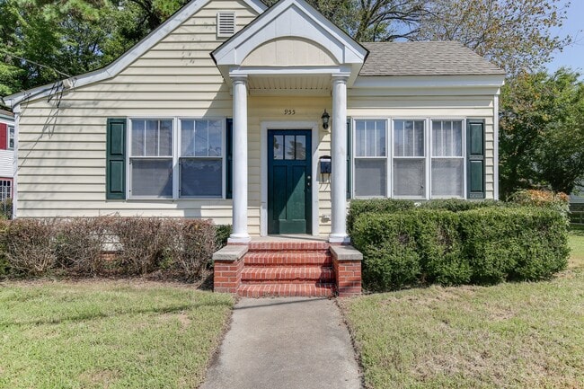 Photo - 955 Poquoson Ave