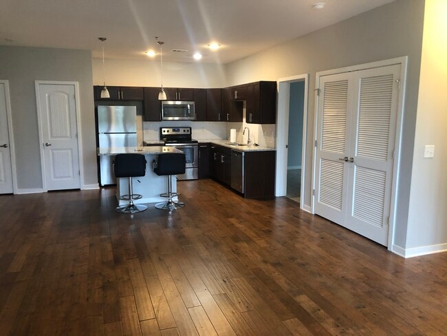 Bar stools can remain if renter chooses. - 1124 Litton Ave Unit 102