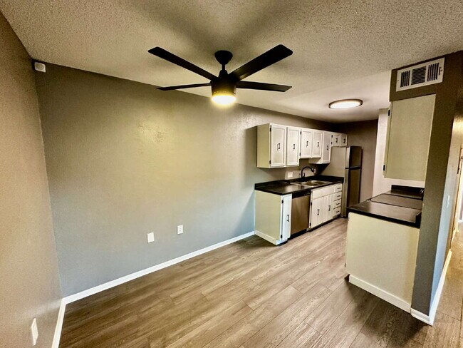 Photo - "Charming 2-Bed Condo in Golden, CO - Cozy Living!" Unit L2