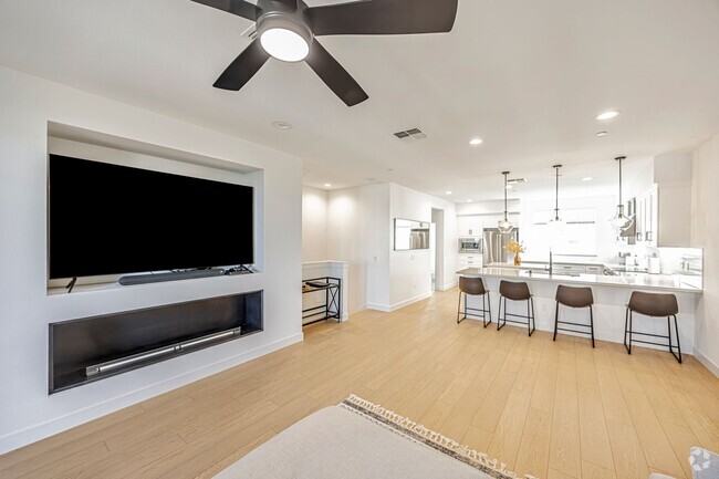 Building Photo - Elegant Fountaingrove Condo