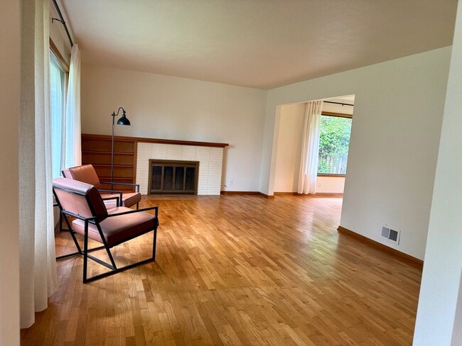 Photo - 2021 Taft Ave