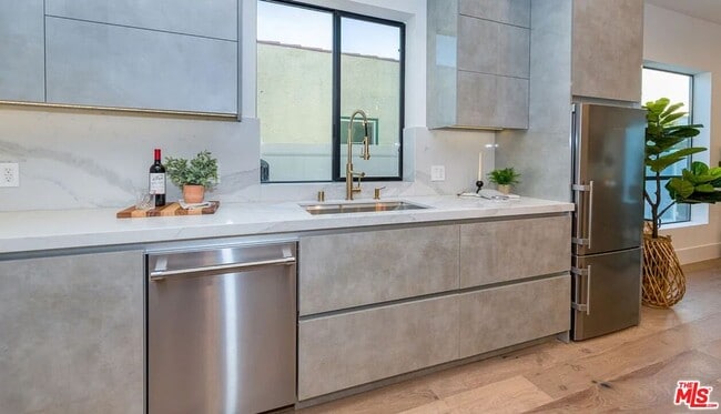 Photo - 1637 S Sherbourne Dr