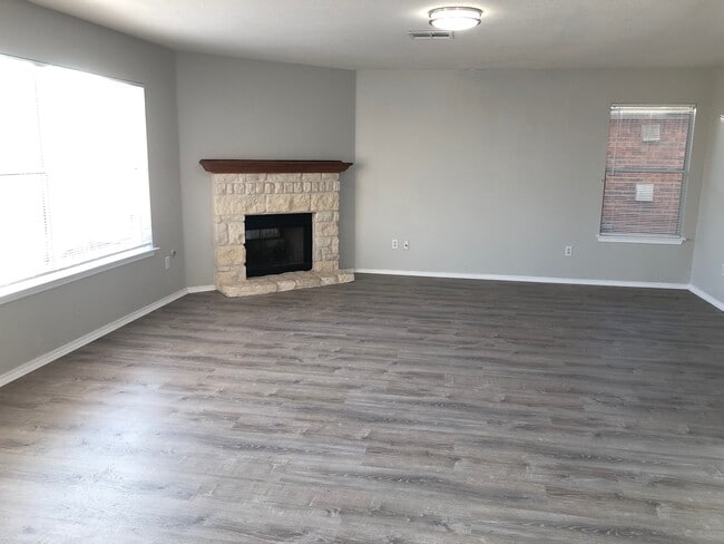 Family Room - 5805 Speyside Dr